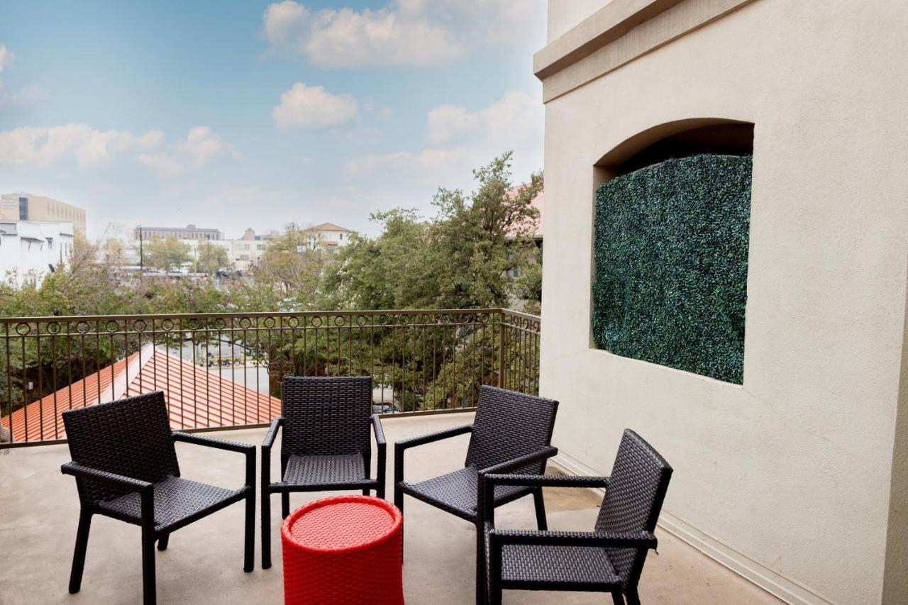 Hotel Indigo San Antonio Riverwalk, an IHG Hotel Buitenkant foto